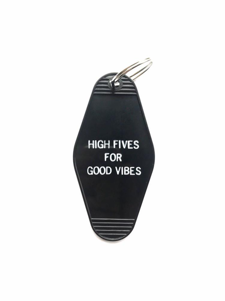 HOTEL-MOTEL KEY CHAIN — HIGH FIVE FOR GOOD VIBES Hotel-Motel Key Chain High Five For Good Vibes - La Clé